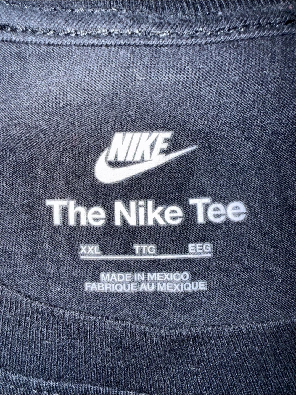 Men’s The Nike Tee - Picture 4 of 4